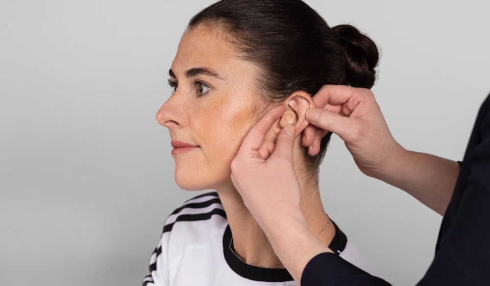 découvrez des remèdes efficaces et naturels pour soulager rapidement les maux d'oreille et retrouver votre confort.