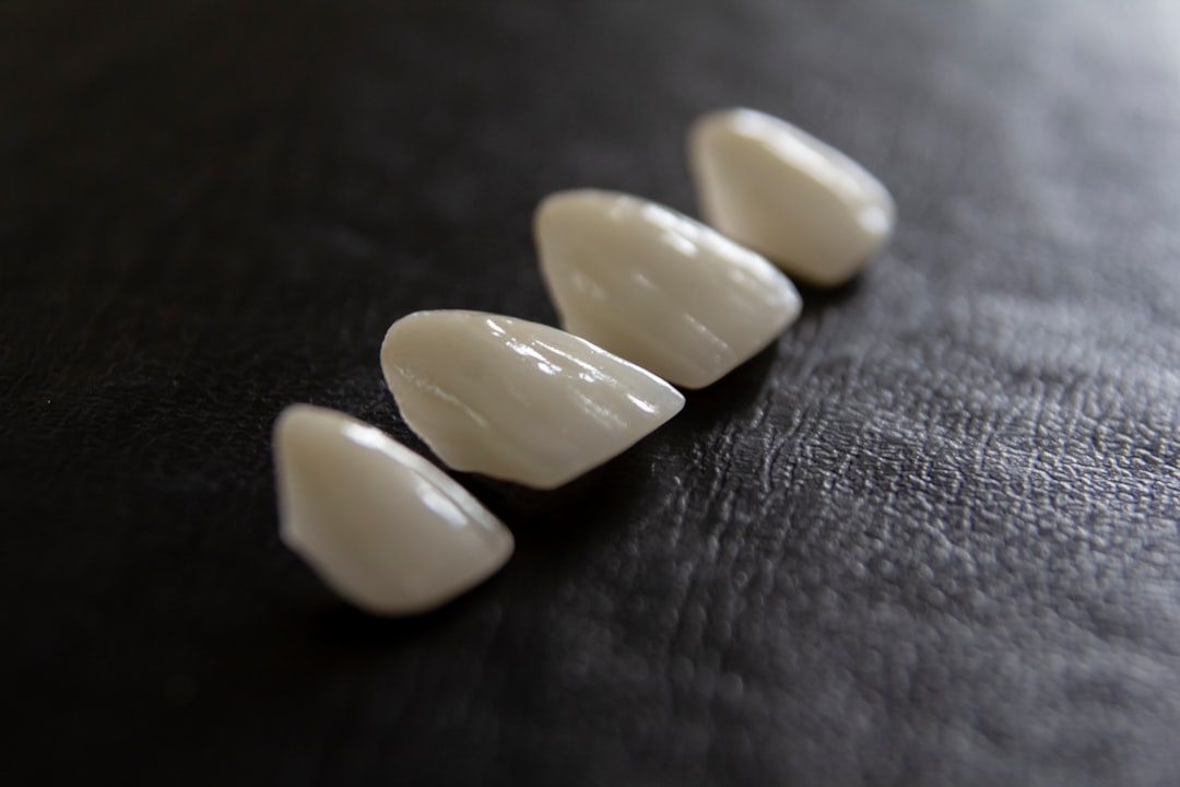 soulagement efficace des douleurs aux gencives grâce à nos solutions rapides et éprouvées. retrouvez confort et bien-être buccal facilement.